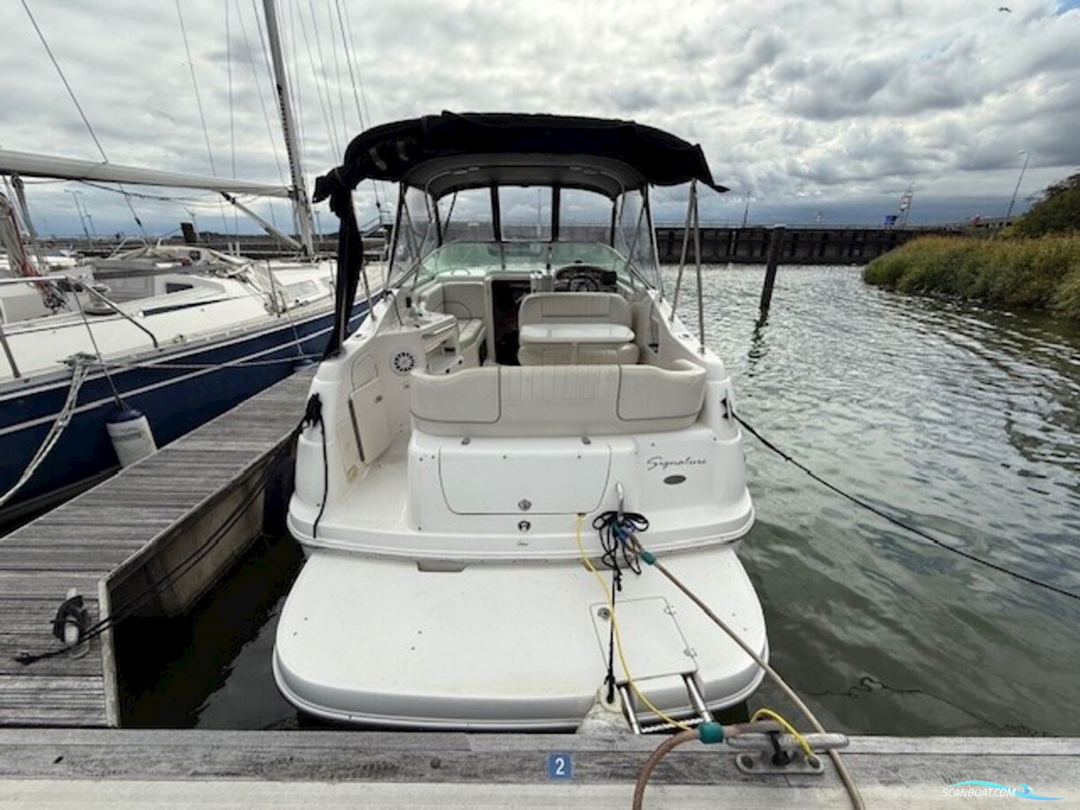 Chaparral 240 Signature