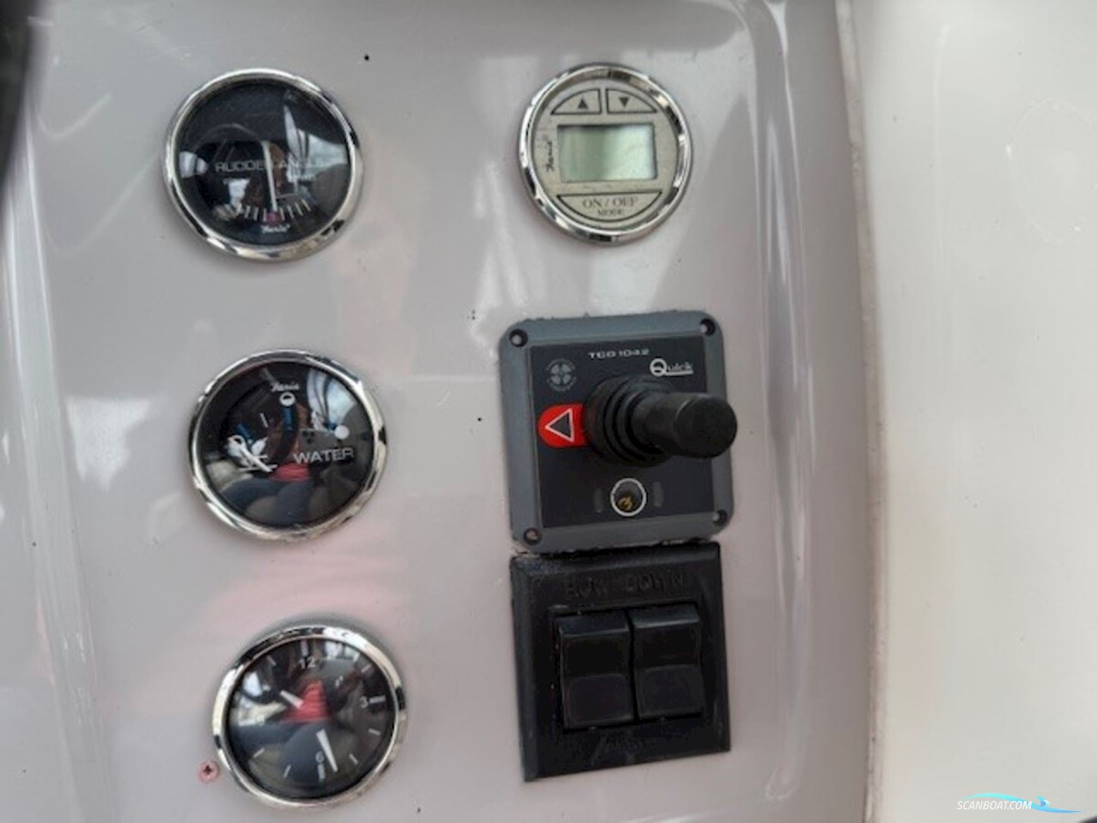 Chaparral 240 Signature