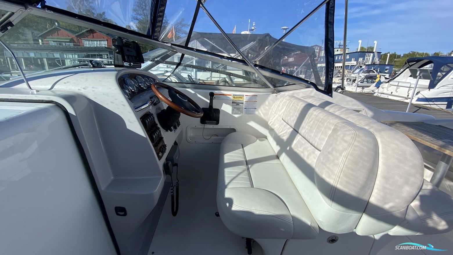 Chaparral 240 Signature