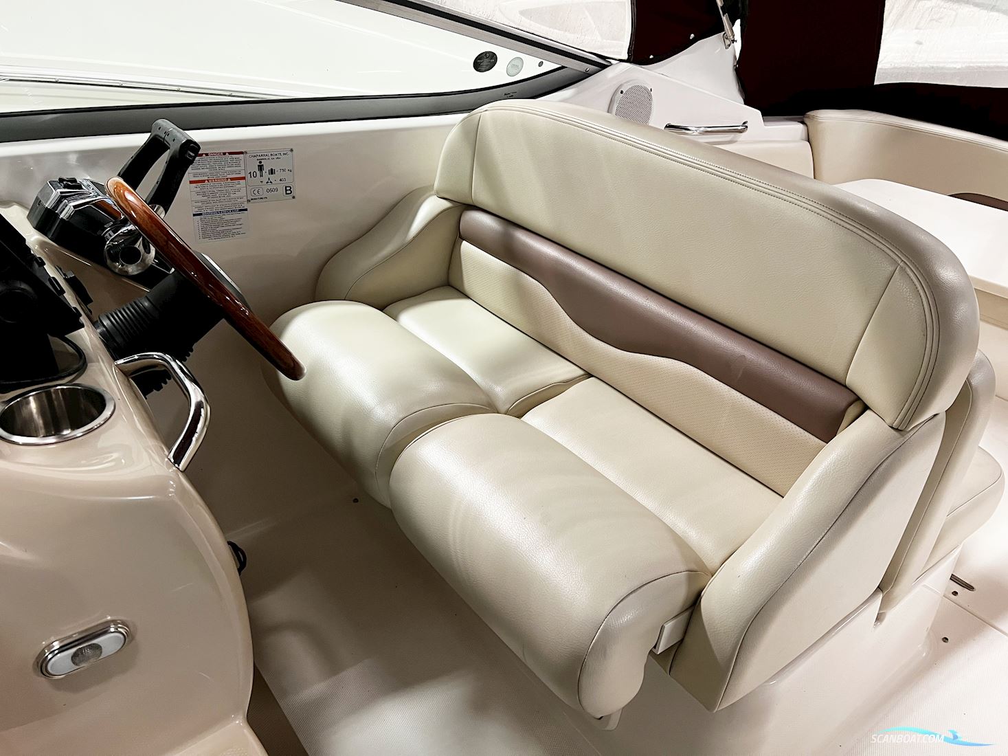 Chaparral 270 Signature