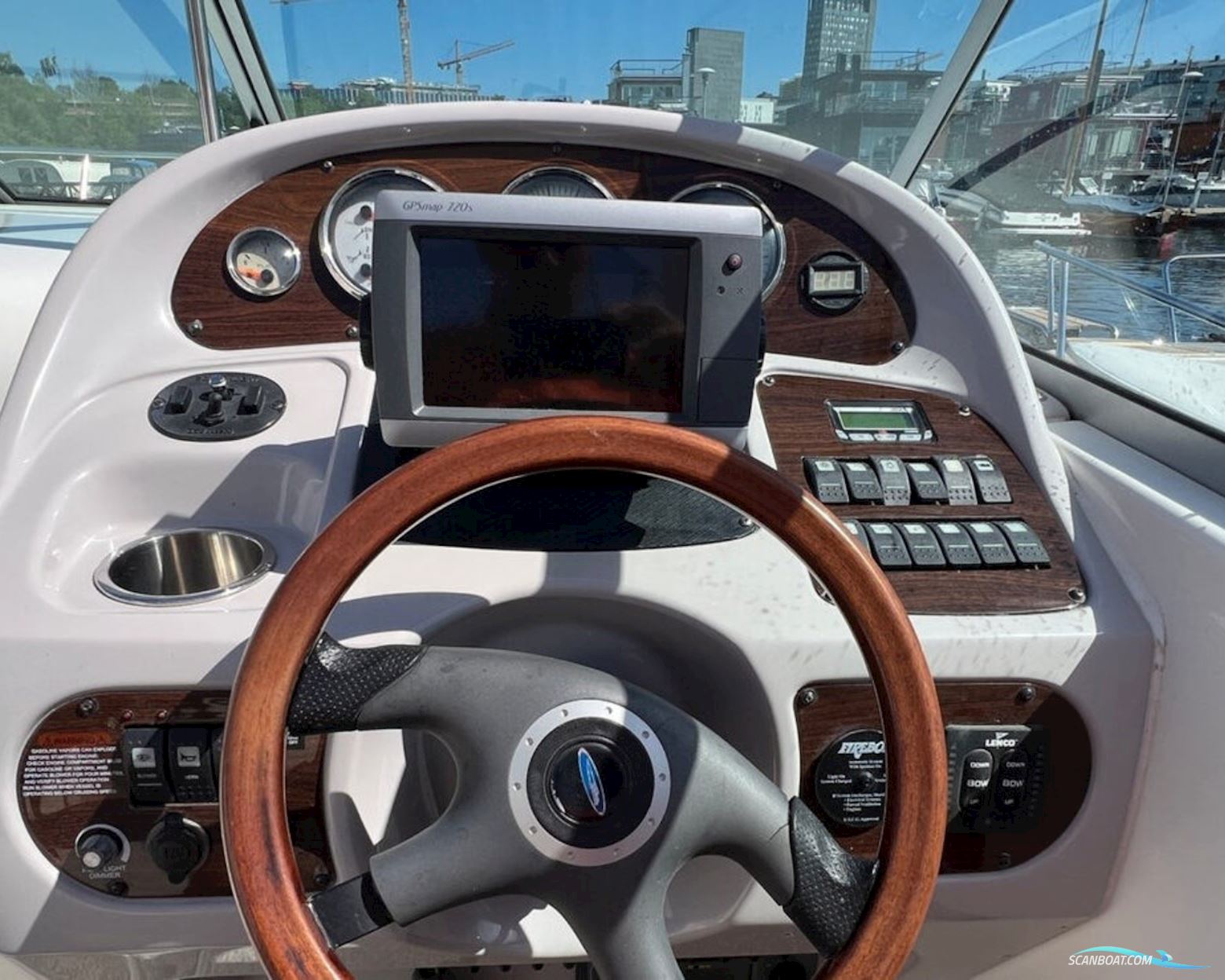 Chaparral 276 Signature