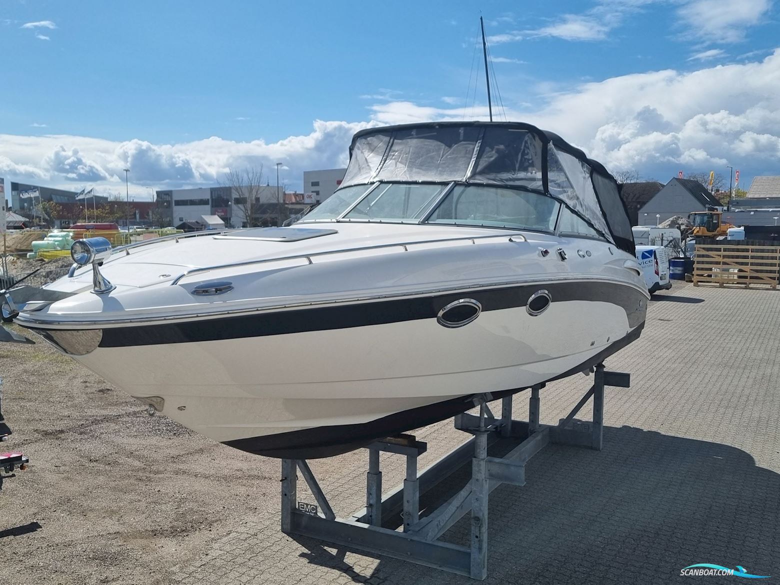 Chaparral 285 Ssi Motorbåt 2006, med Volvo Penta 5,0 V8 Gxi -F x 2 motor, Danmark