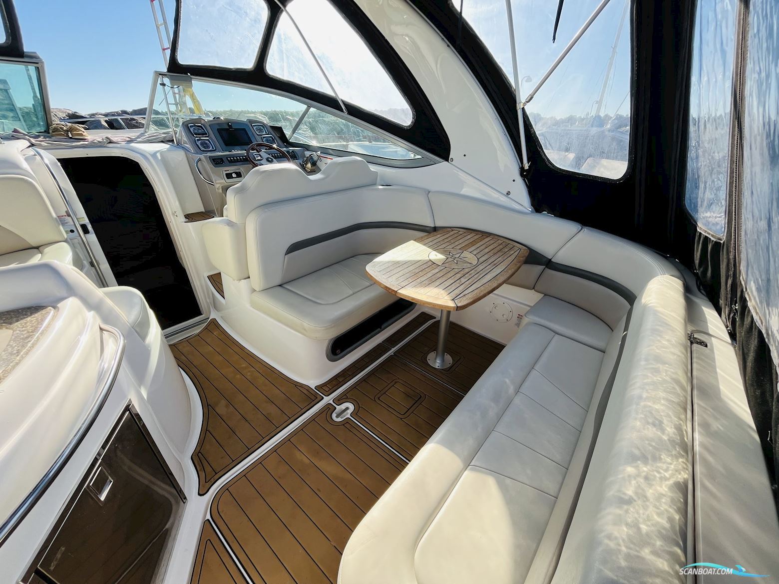 Chaparral 290 Signature