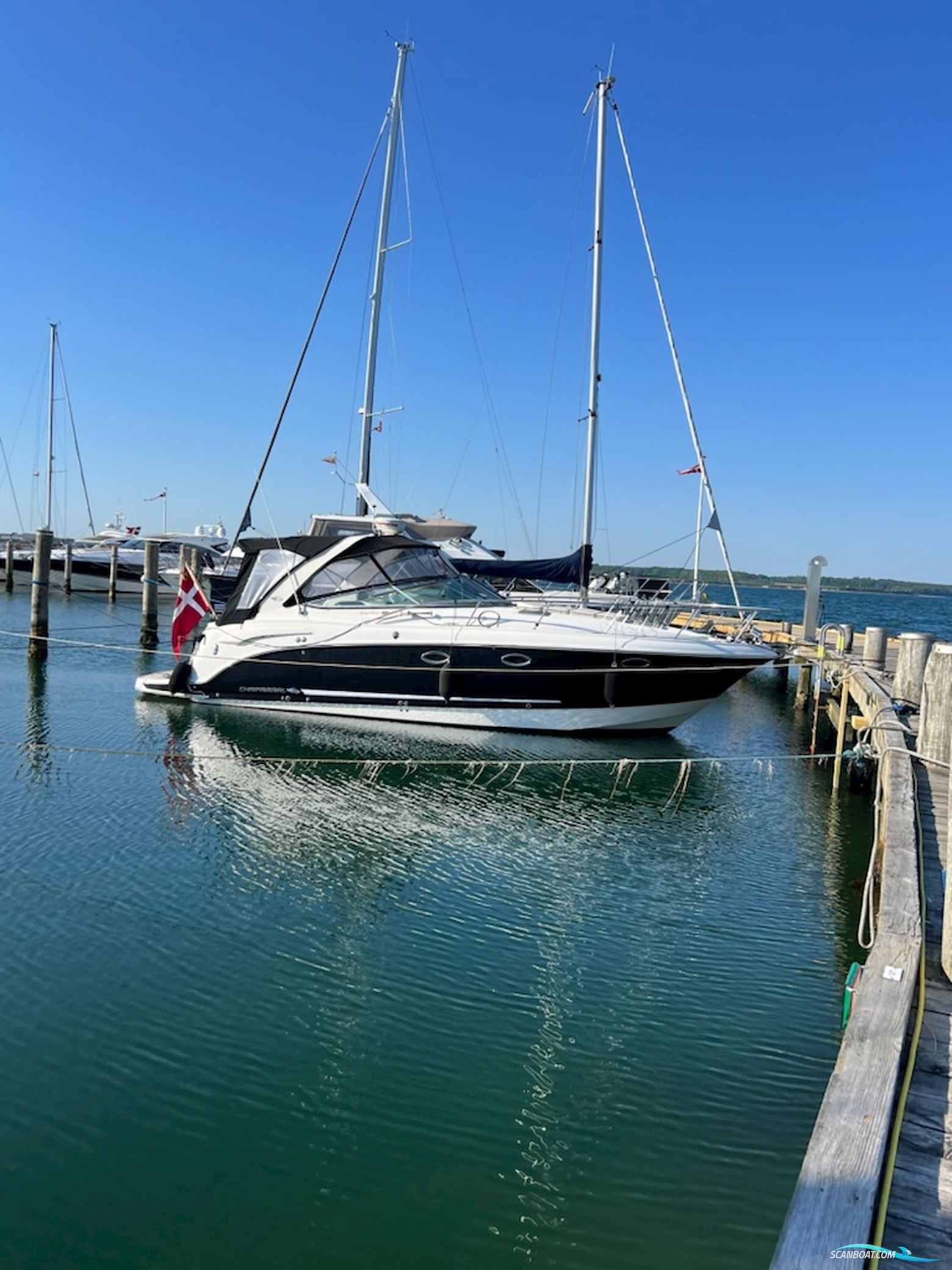 Chaparral 330 Signature