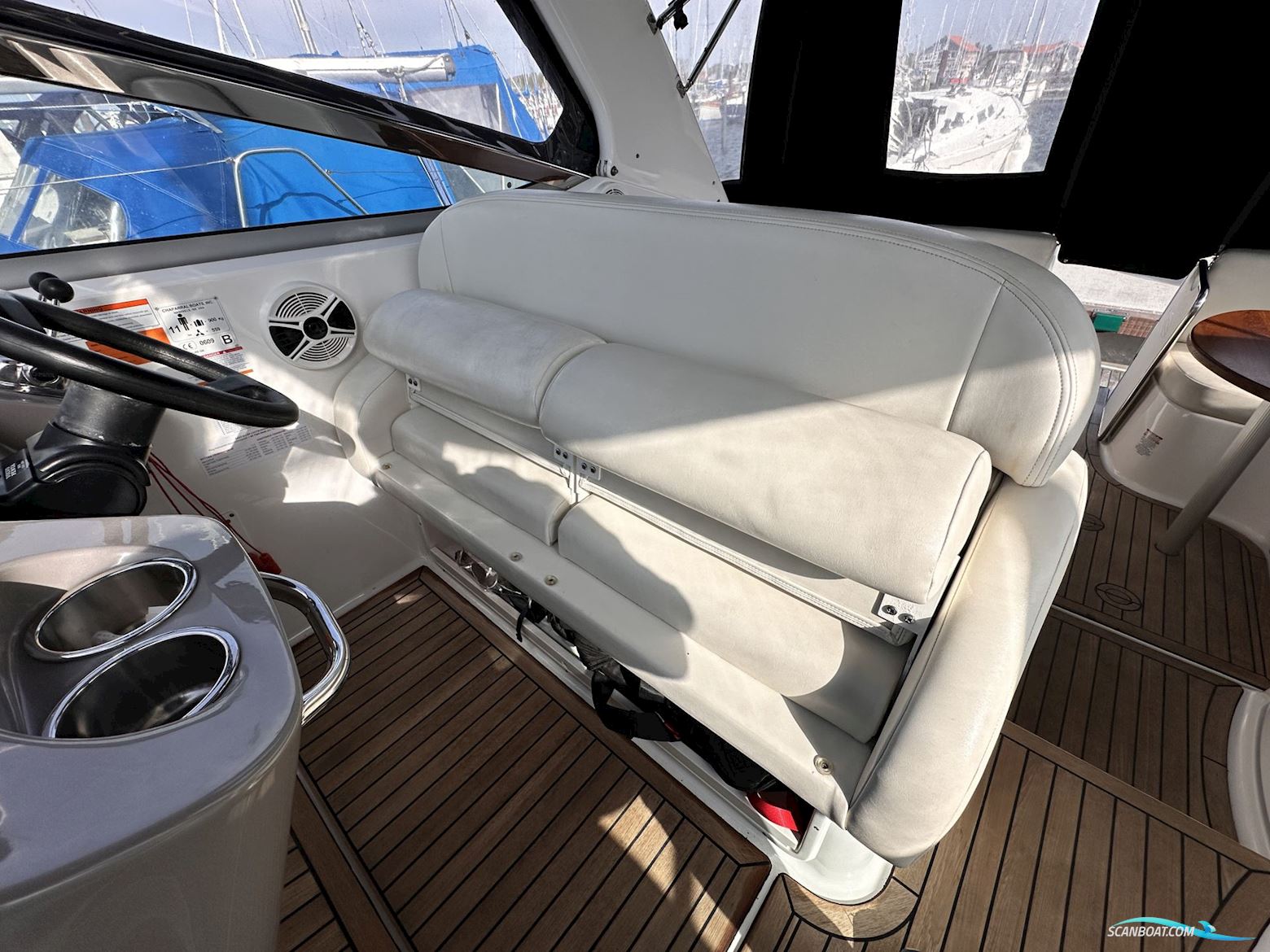 Chaparral 330 Signature