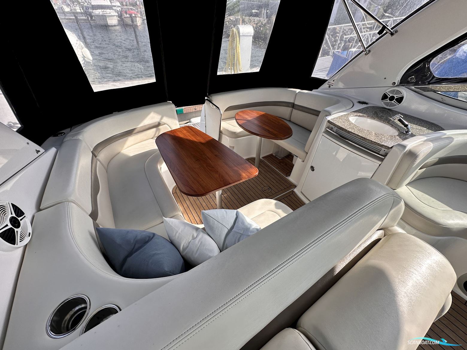 Chaparral 330 Signature