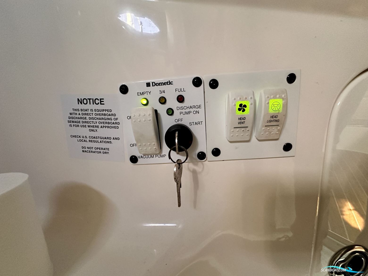 Chaparral 330 Signature