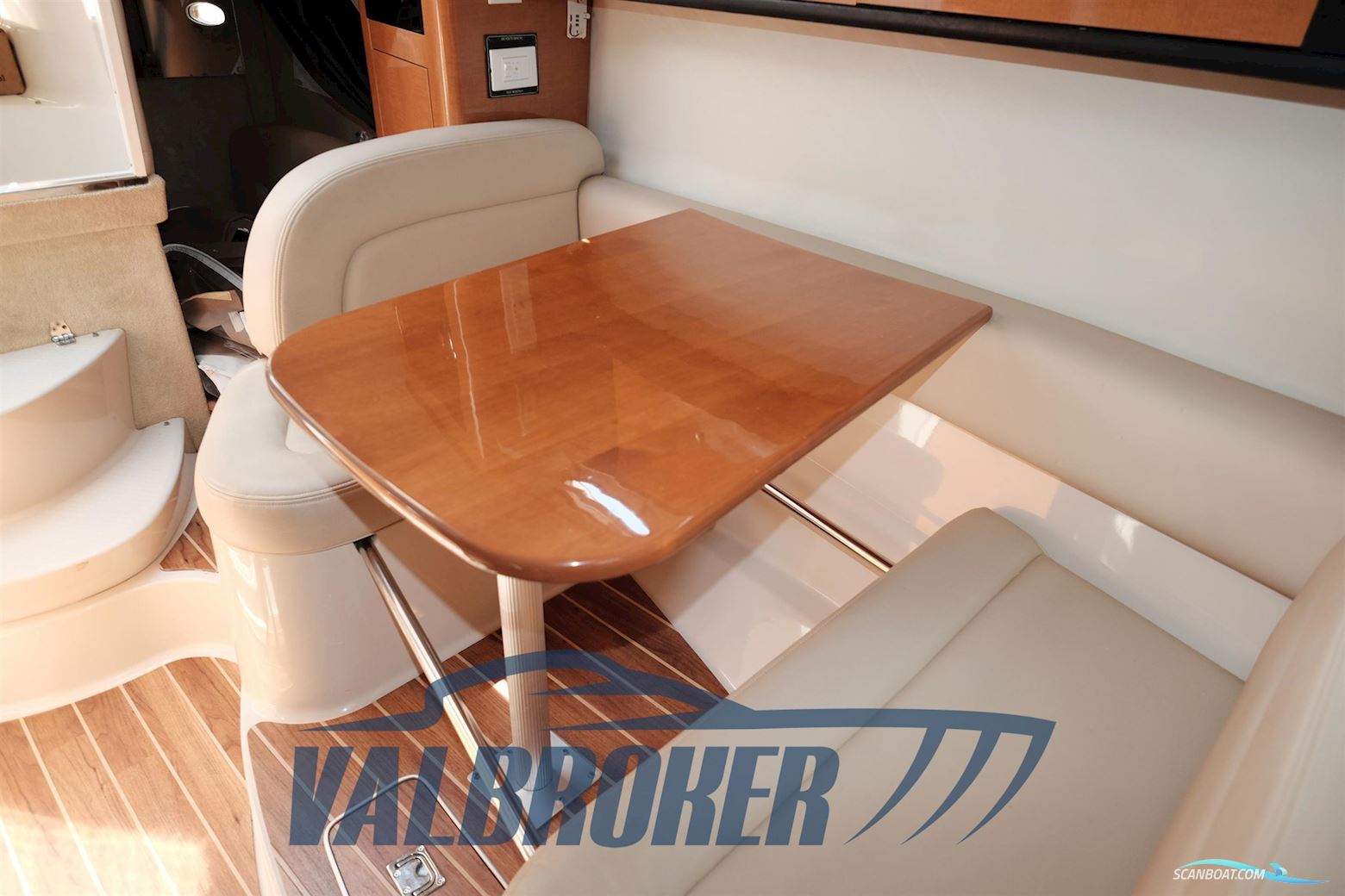 Chaparral Signature 280