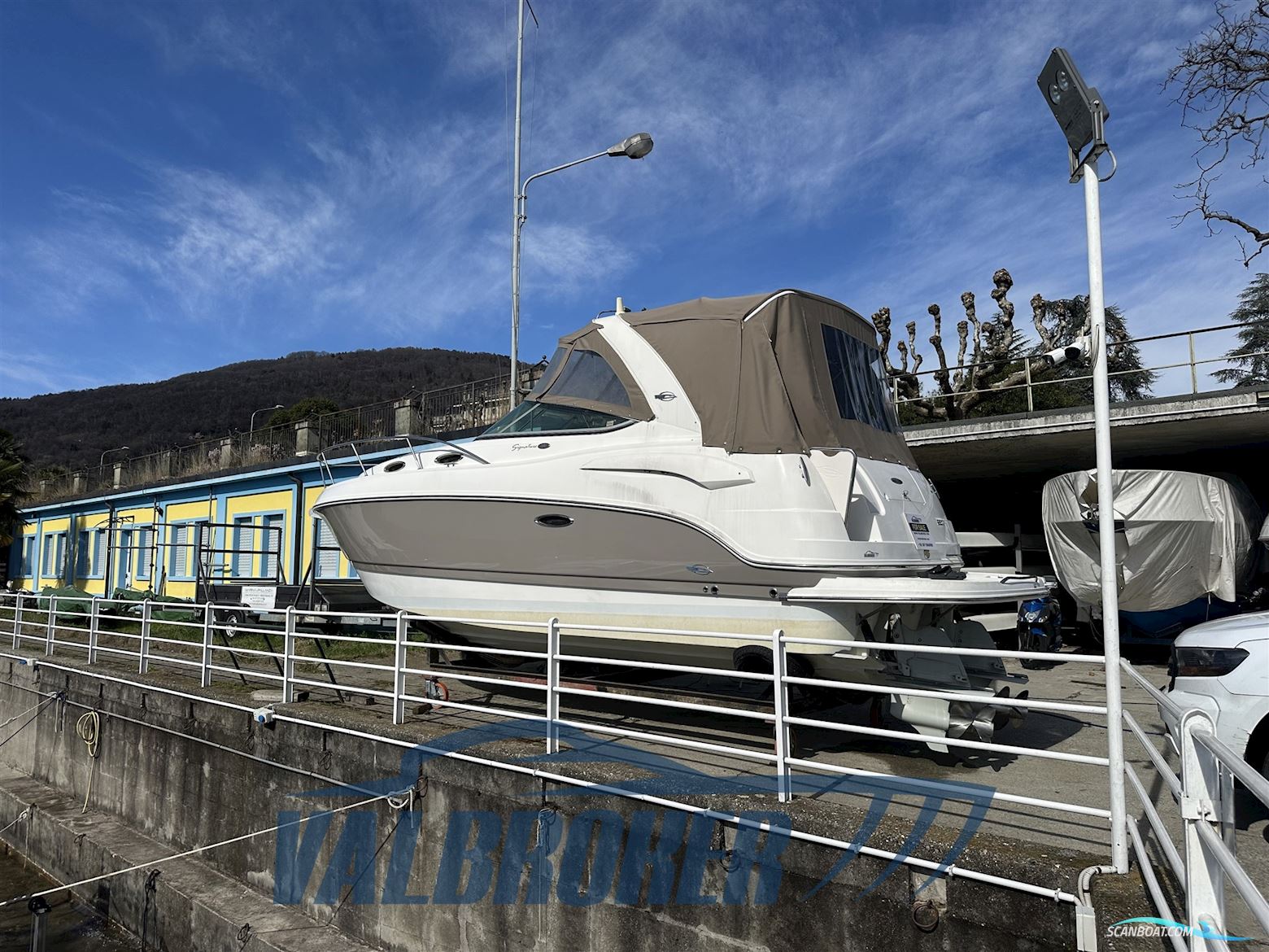 Chaparral Signature 280