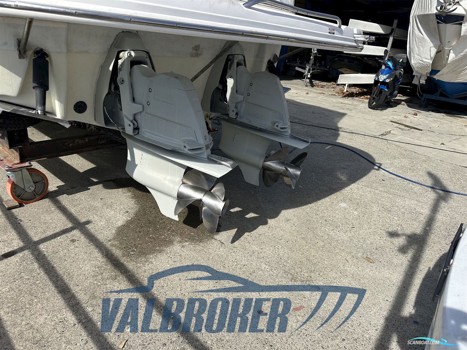 Chaparral Signature 280