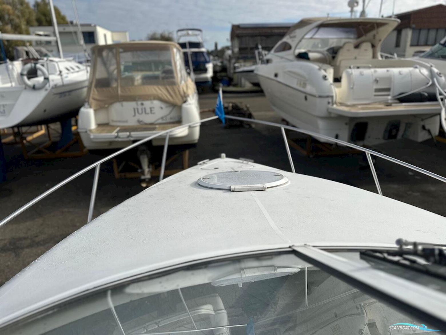 Chris Craft  262 Crowne