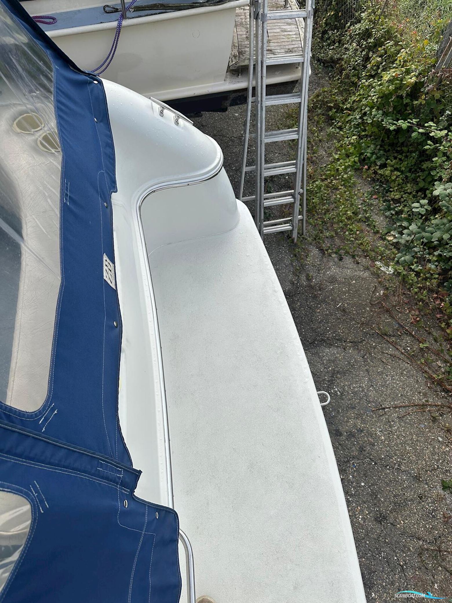 Chris Craft  262 Crowne