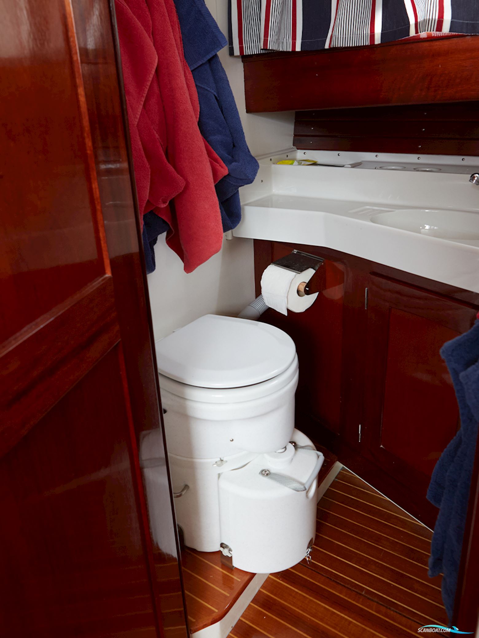 Chris-Craft 31 Commander