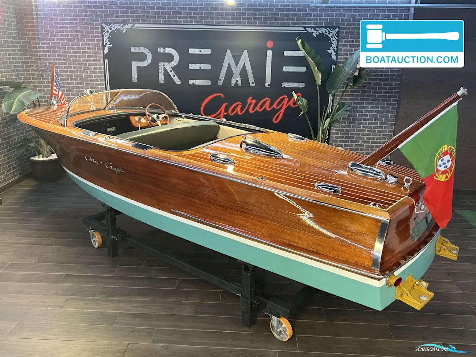 CHRIS CRAFT Capri 19