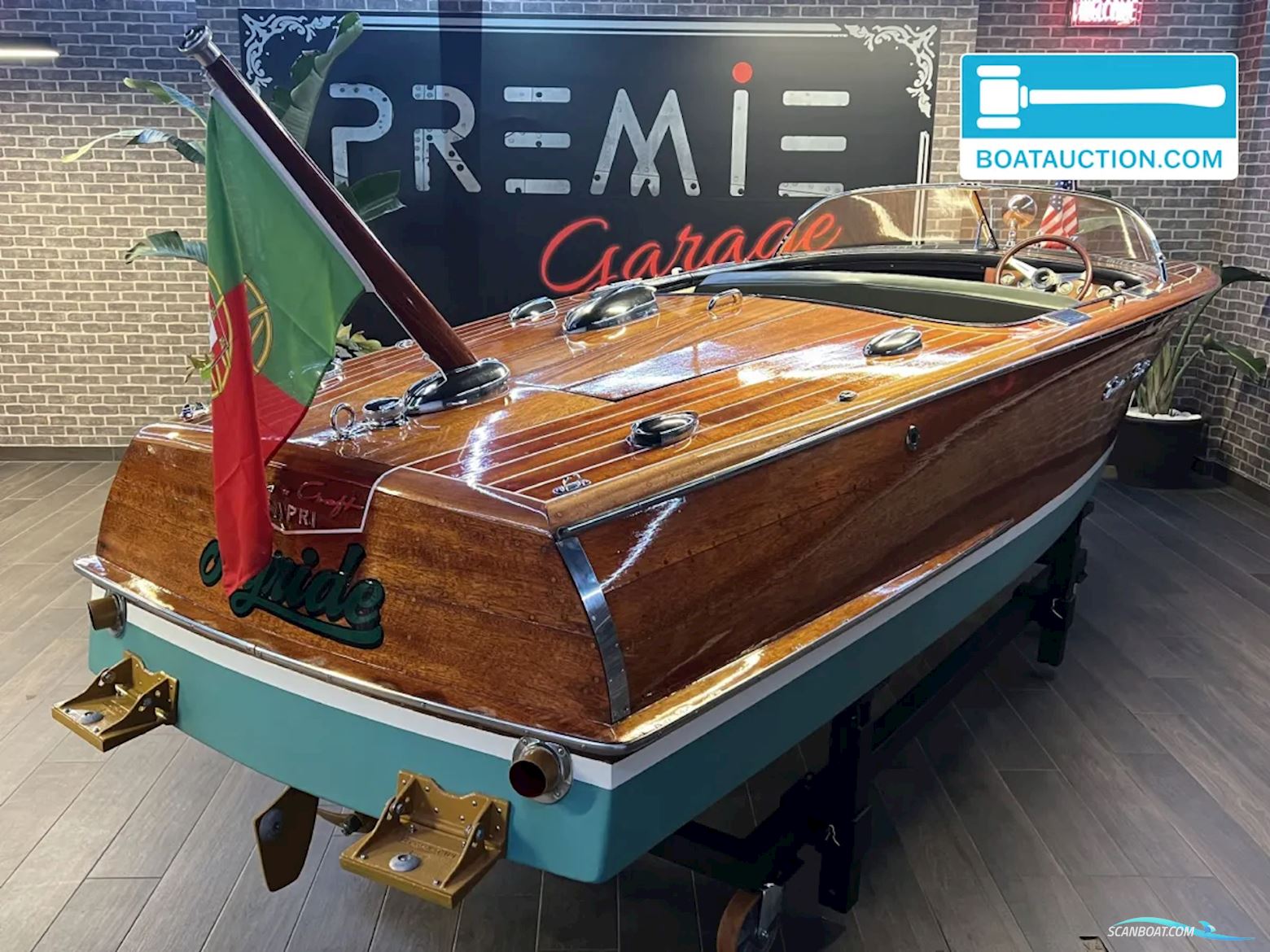 CHRIS CRAFT Capri 19