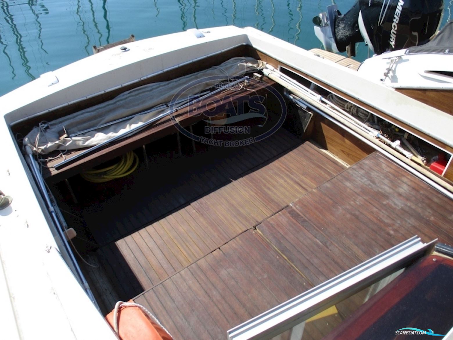 Chris Craft Commander 27