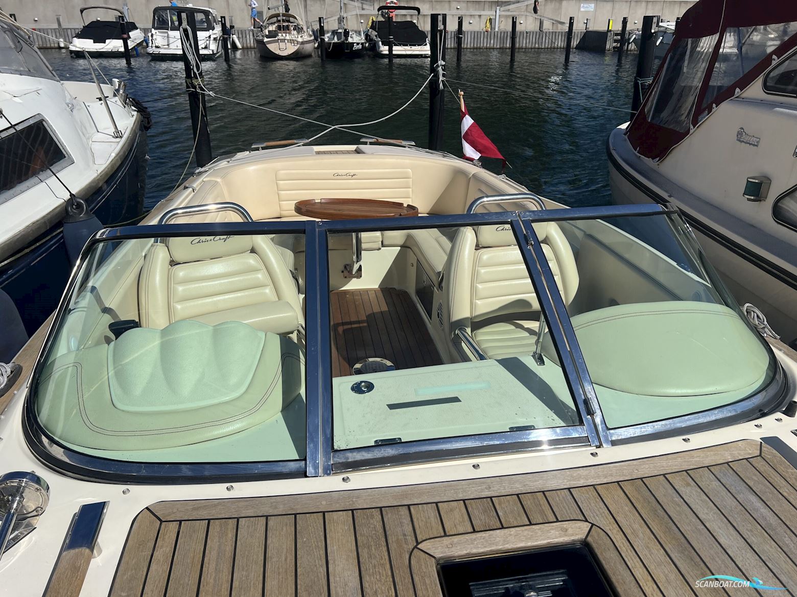 Chris Craft Corsair 25