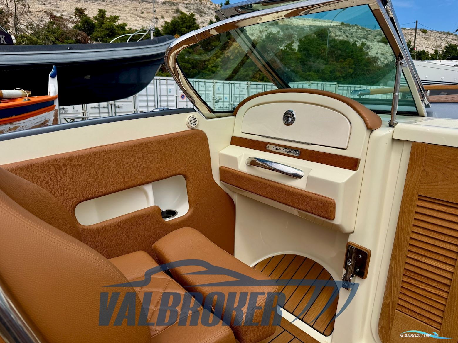 Chris Craft Corsair 27