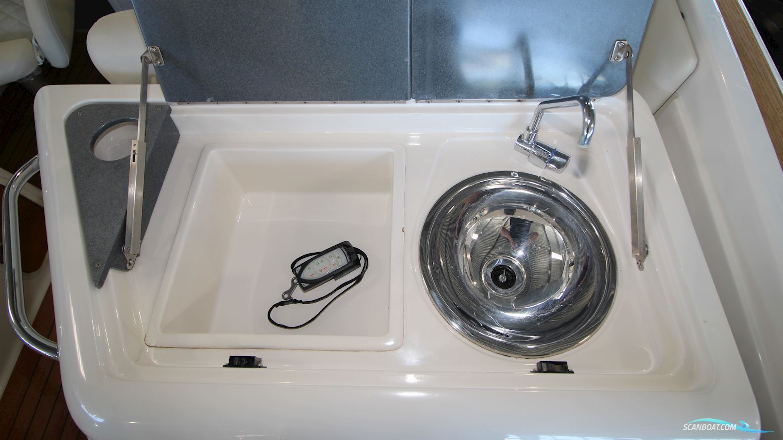 Chris Craft Corsair 28 