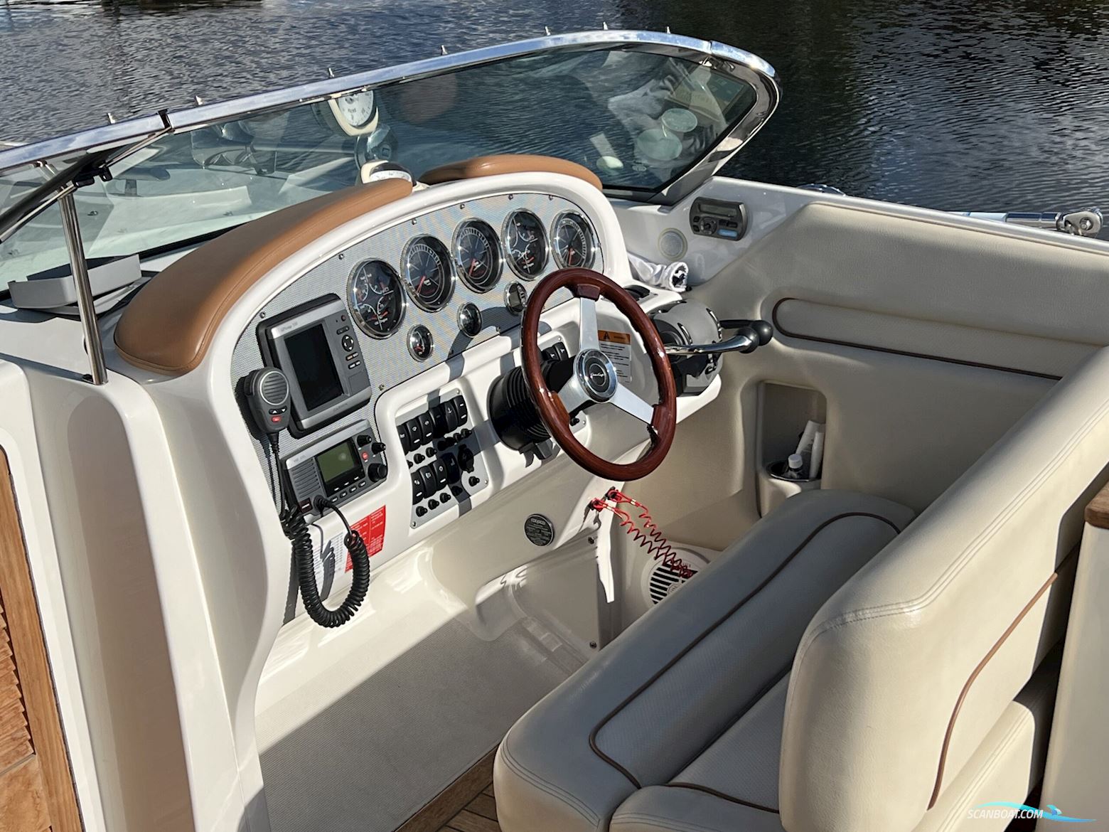 Chris Craft Corsair 28 Heritage Edition