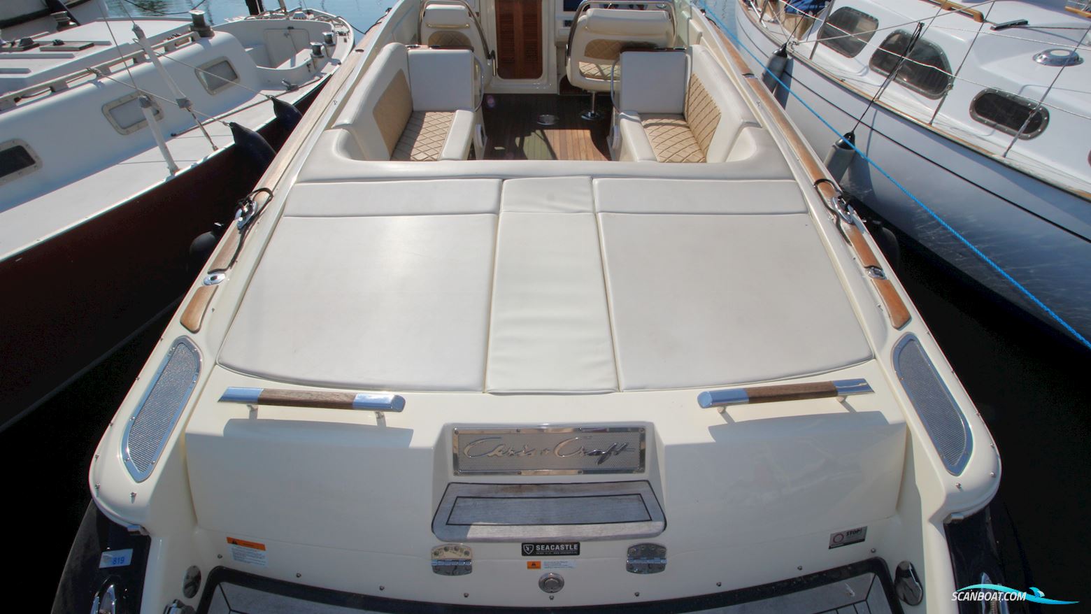 Chris Craft Corsair 28