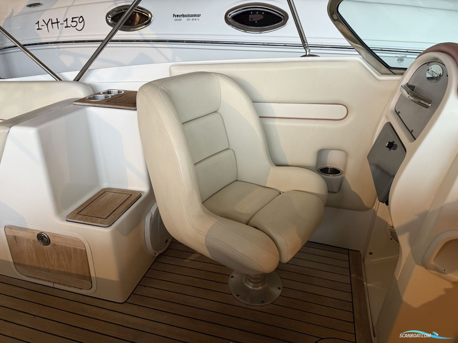 Chris Craft Corsair 28