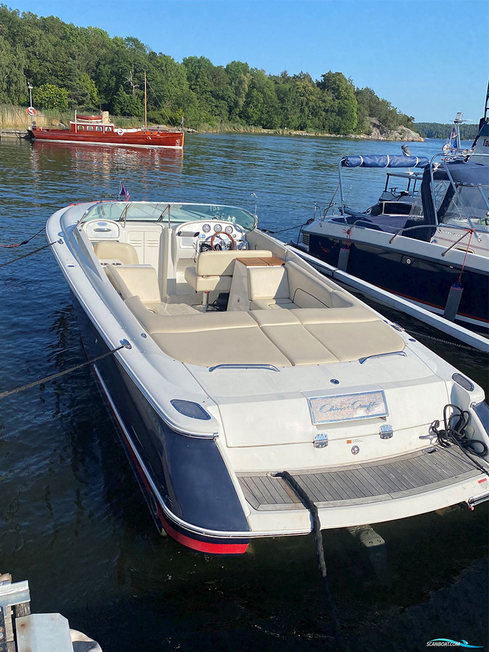 Chris-Craft Corsair 28