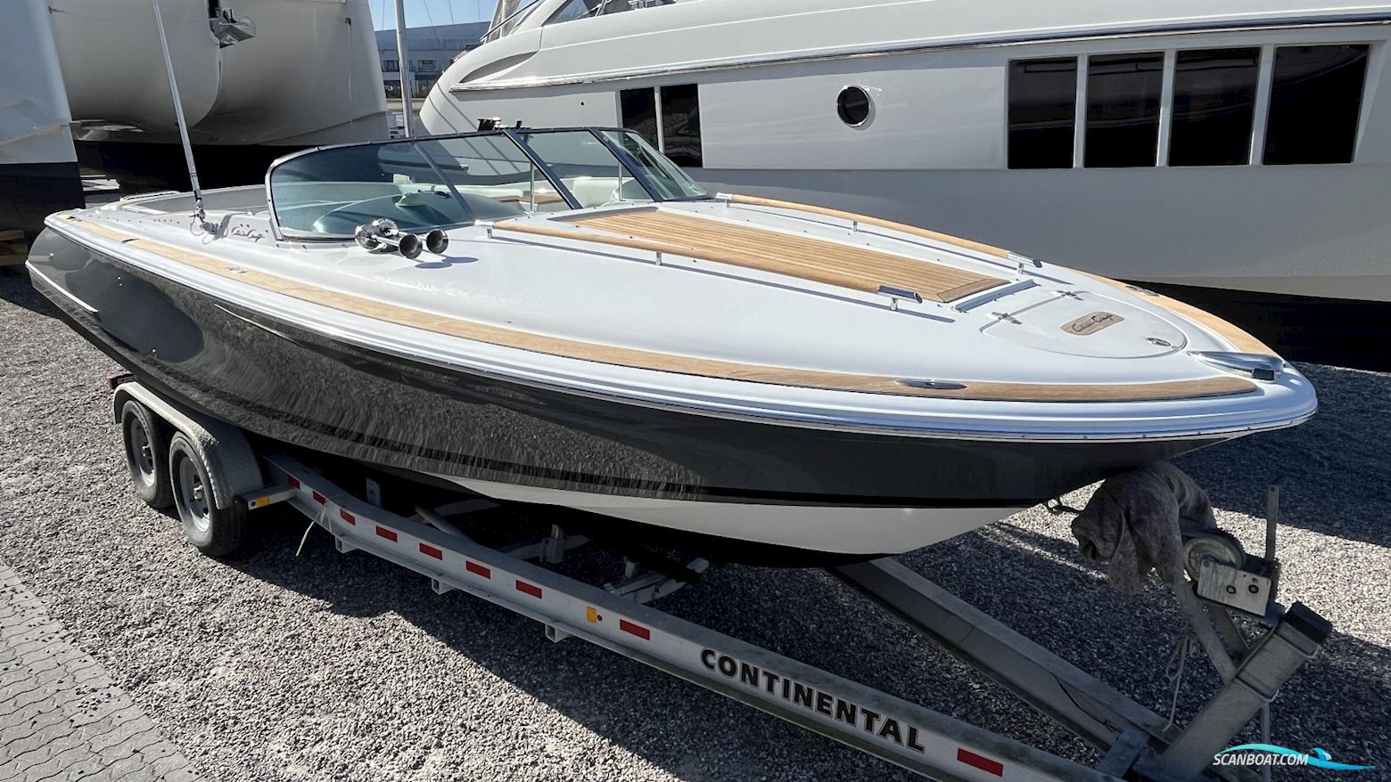 Chris Craft Corsair 28