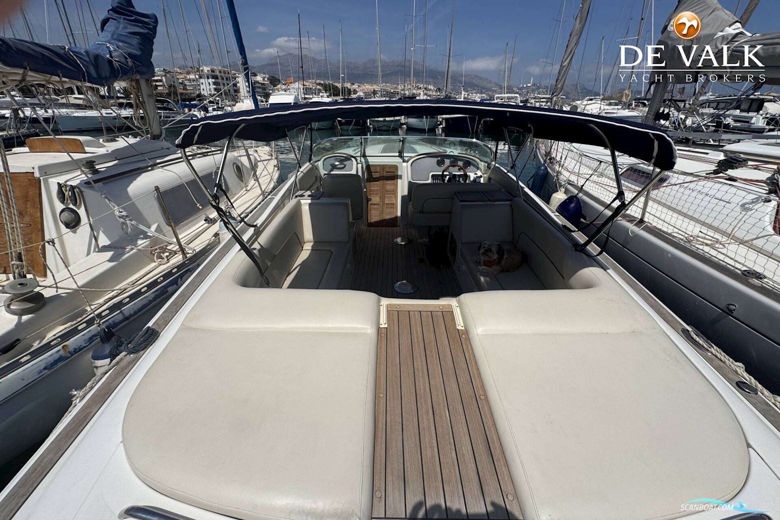 Chris-Craft Corsair 28