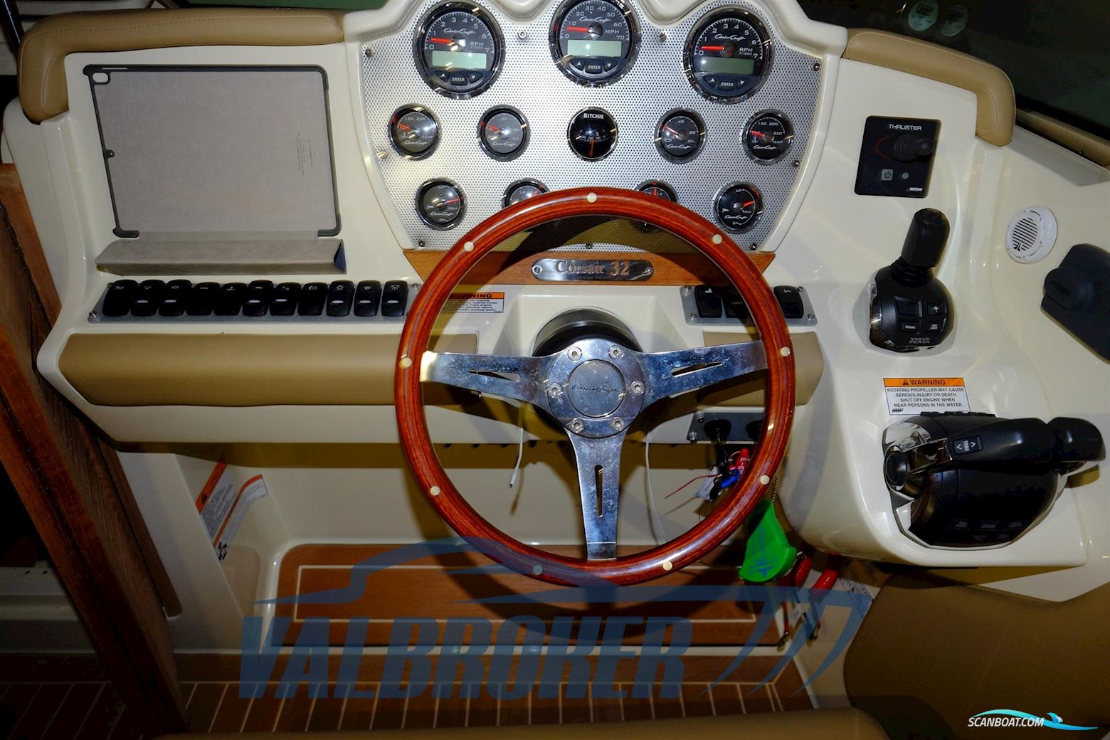 CHRIS CRAFT CORSAIR 32