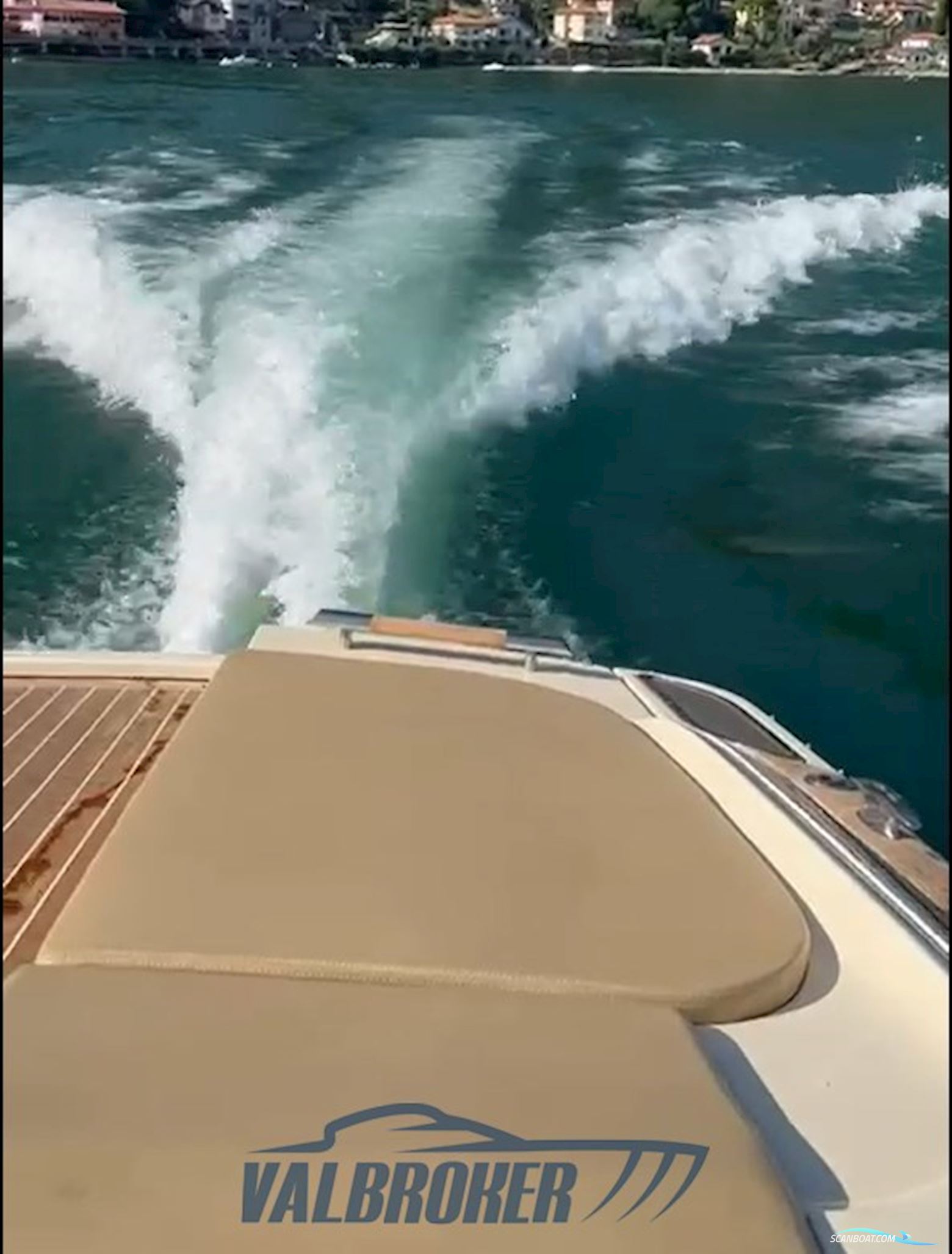 CHRIS CRAFT CORSAIR 32