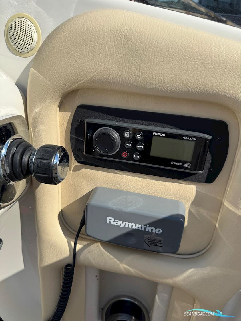 Chris-Craft Corsair 36 Heritage Edition