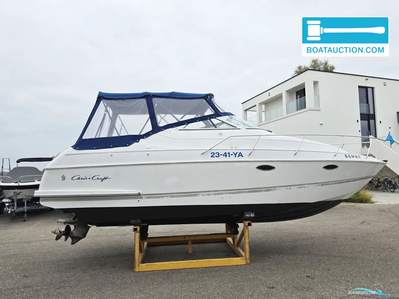 CHRIS CRAFT Crowne 262