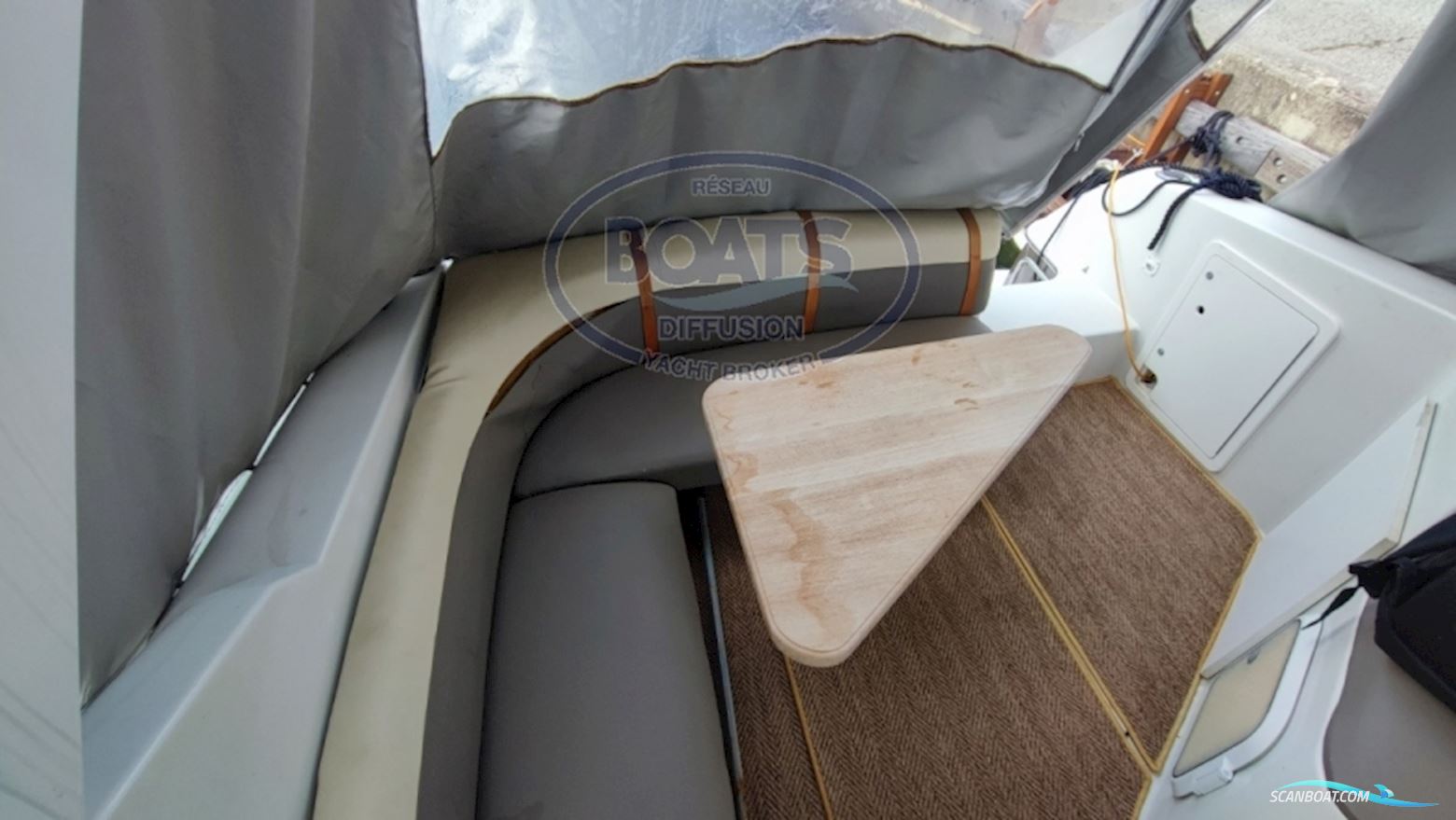 CHRIS CRAFT Crowne 272 CC