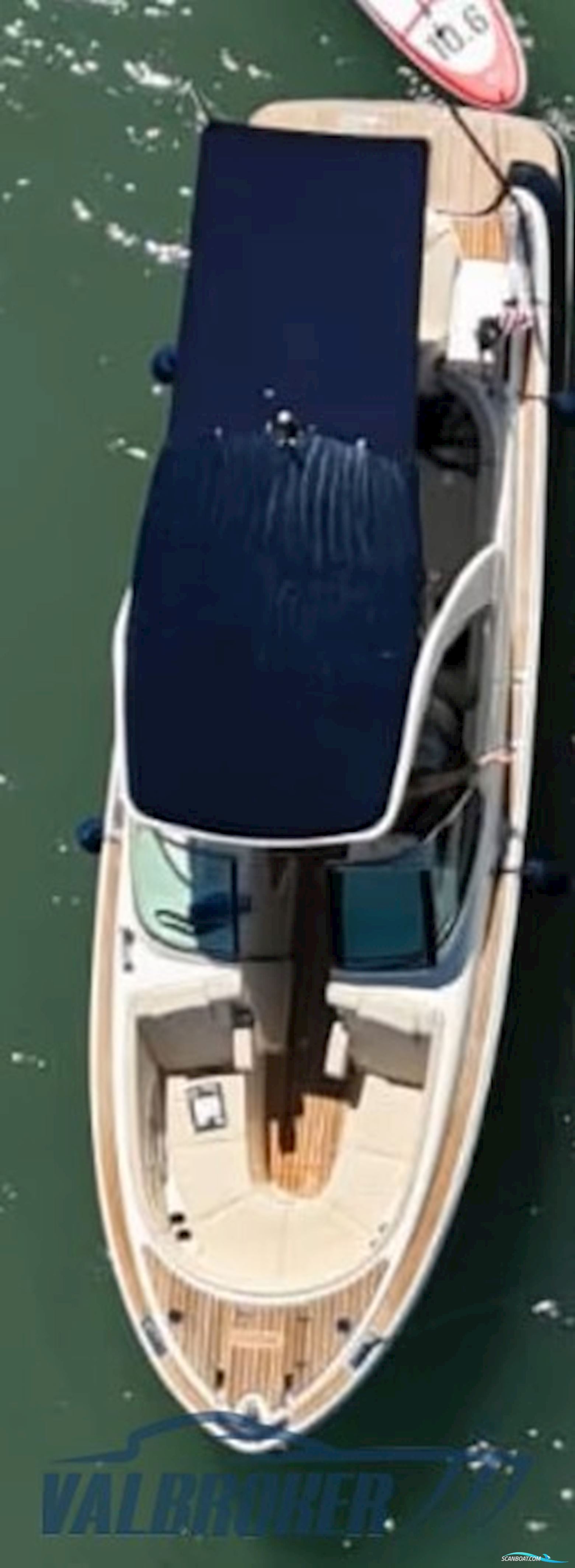 Chris Craft Launch 28 GT - Heritage Edition