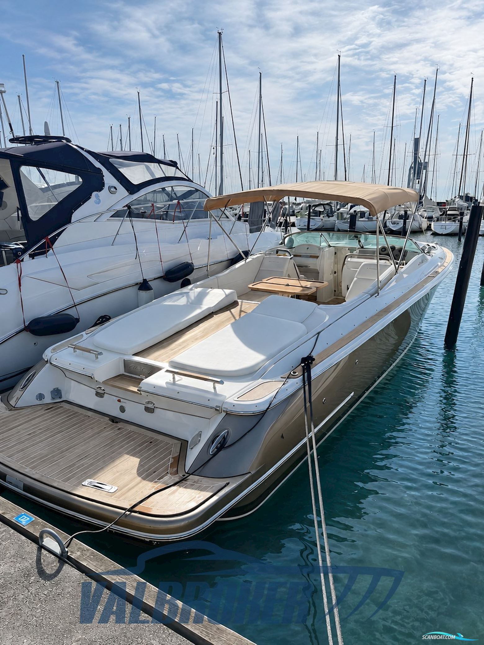 CHRIS CRAFT LAUNCH 32