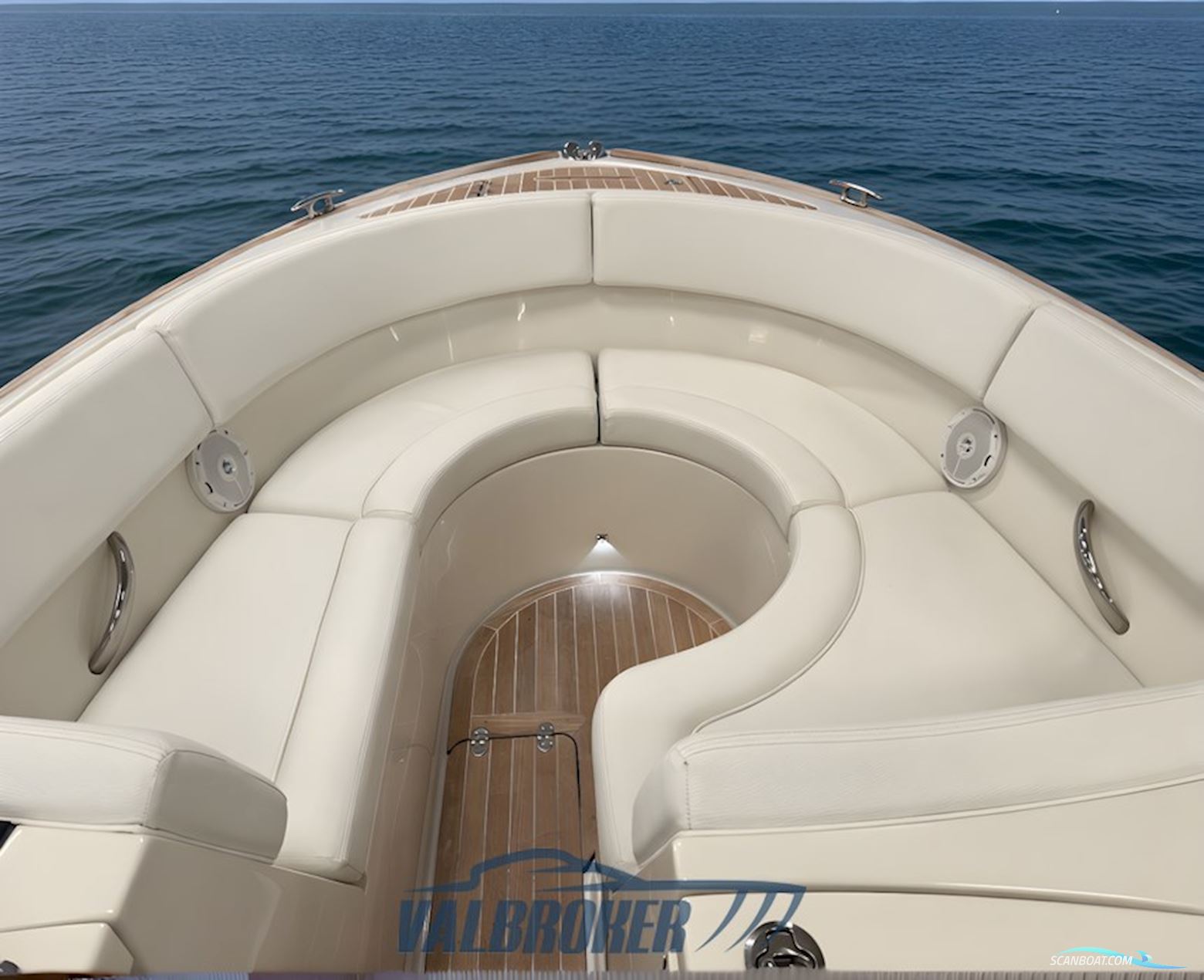 CHRIS CRAFT LAUNCH 32