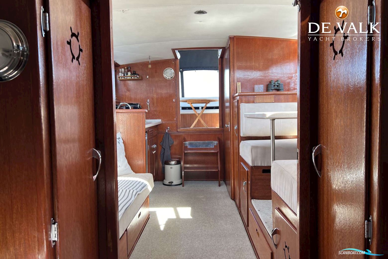 Chris-Craft Roamer Express Deluxe