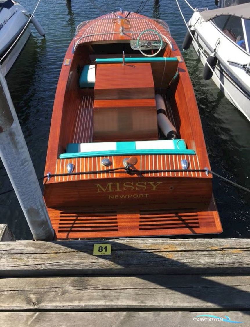 Chris Craft Ski Boat 1959