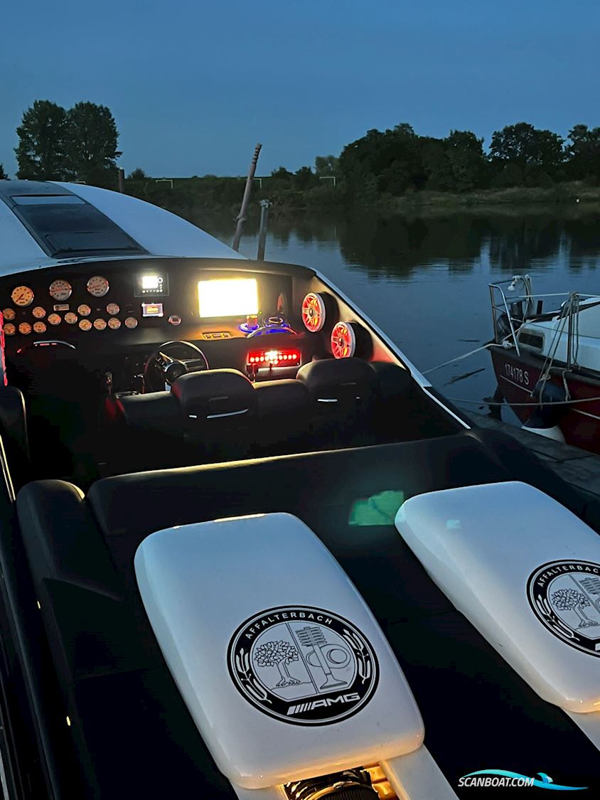 Cigarette 38 Top Gun