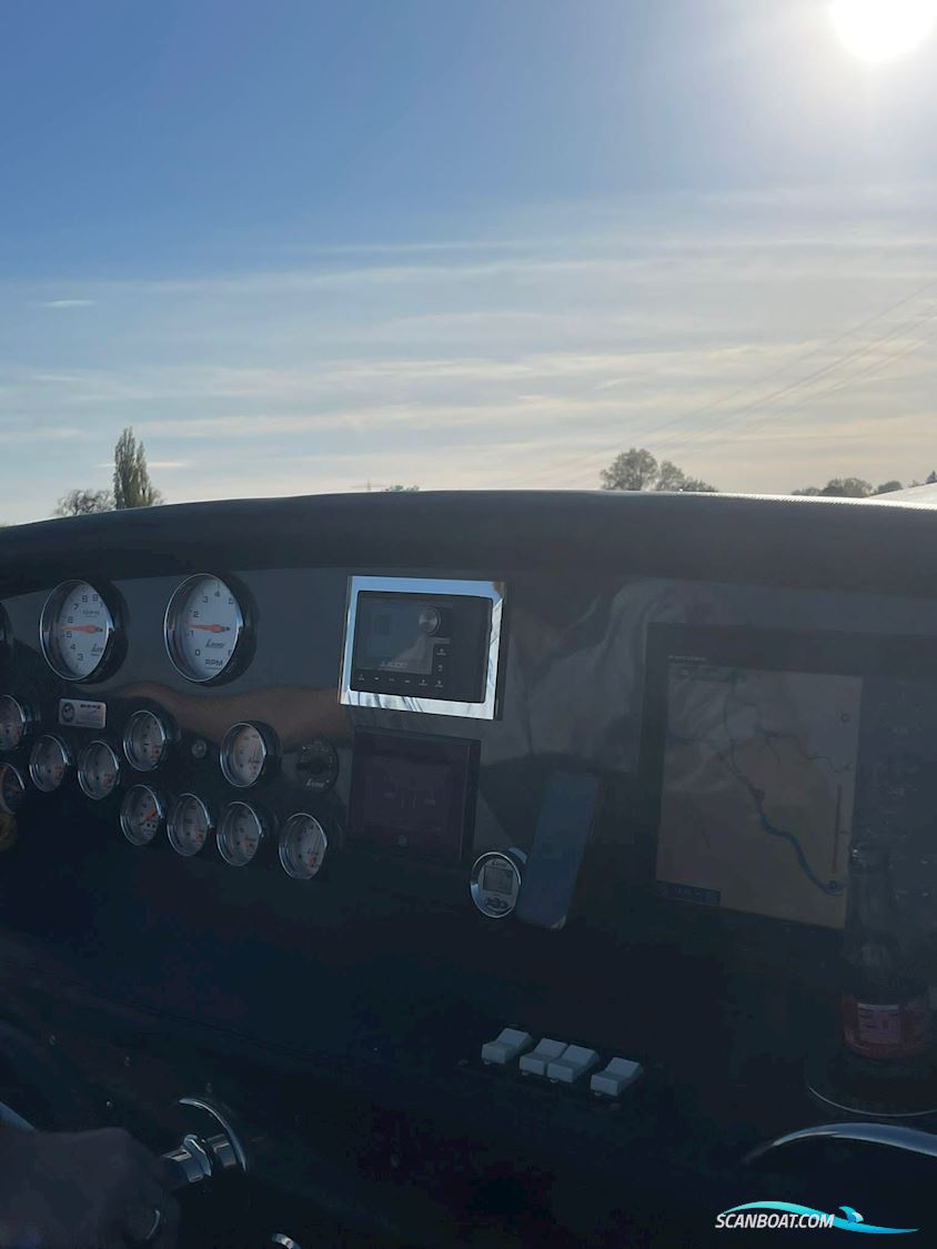 Cigarette 38 Top Gun