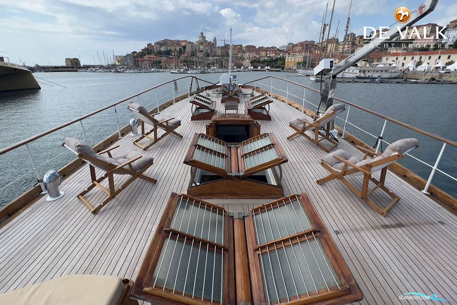 Classic Motor Yacht