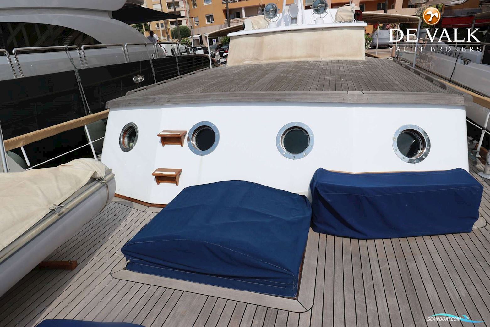 Classic Motor Yacht