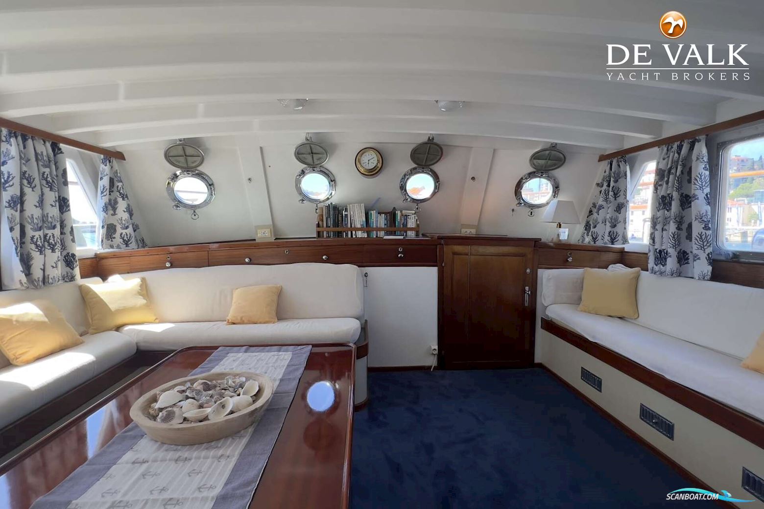 Classic Motor Yacht