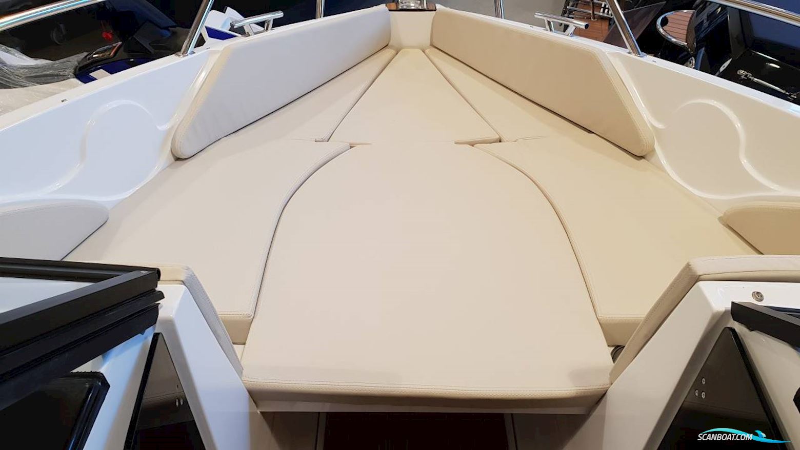 Coaster 600 BR - 100 HK Yamaha/Udstyr