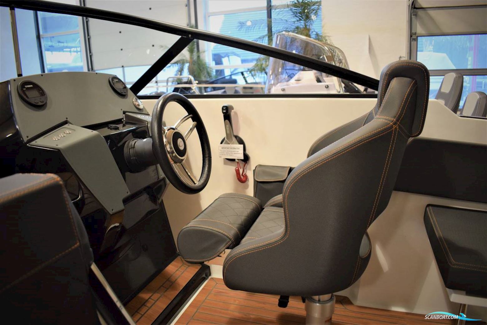 Coaster 600 DC - 100 HK Yamaha/Udstyr