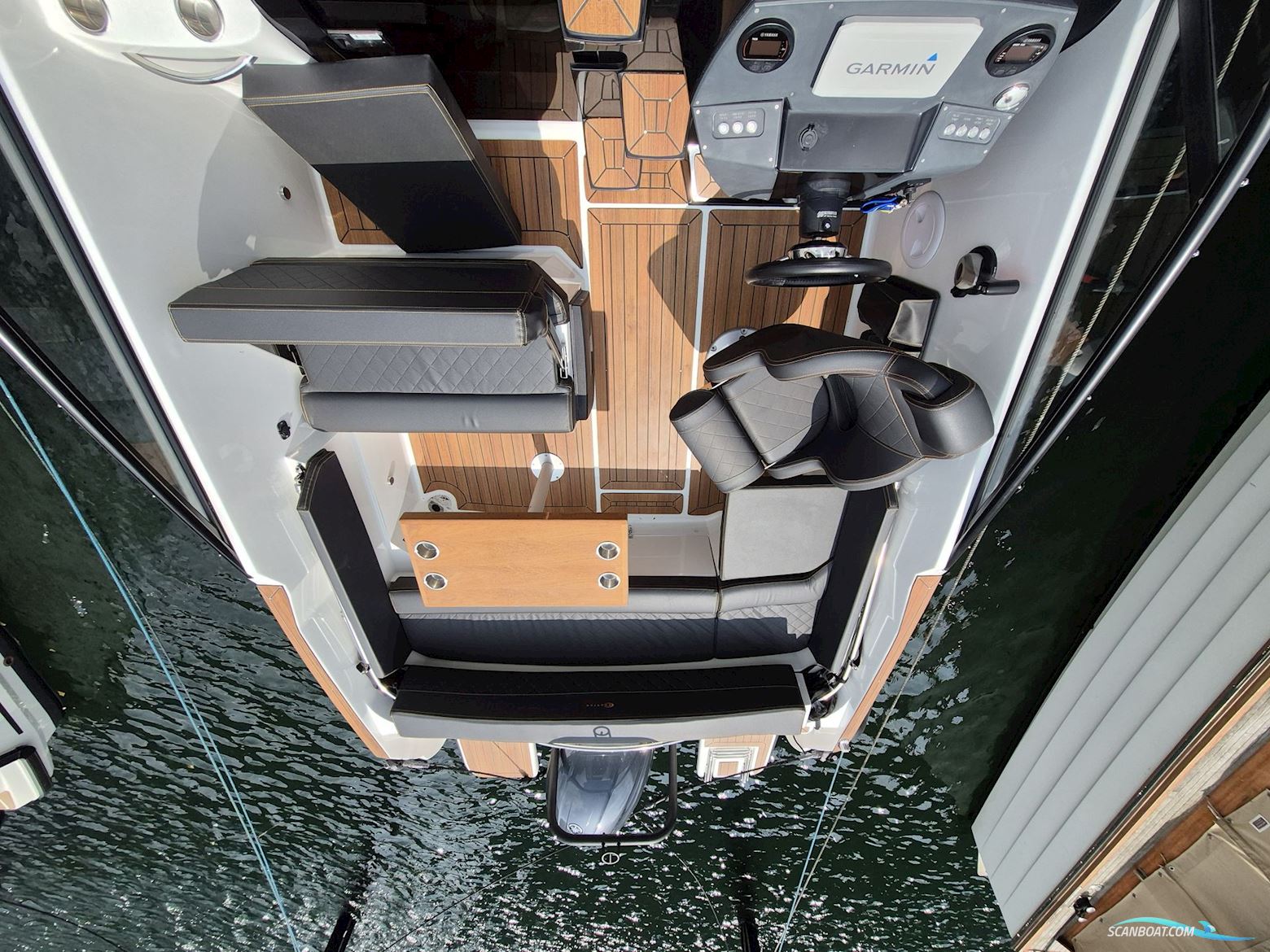 Coaster 600 DC Day Cruiser