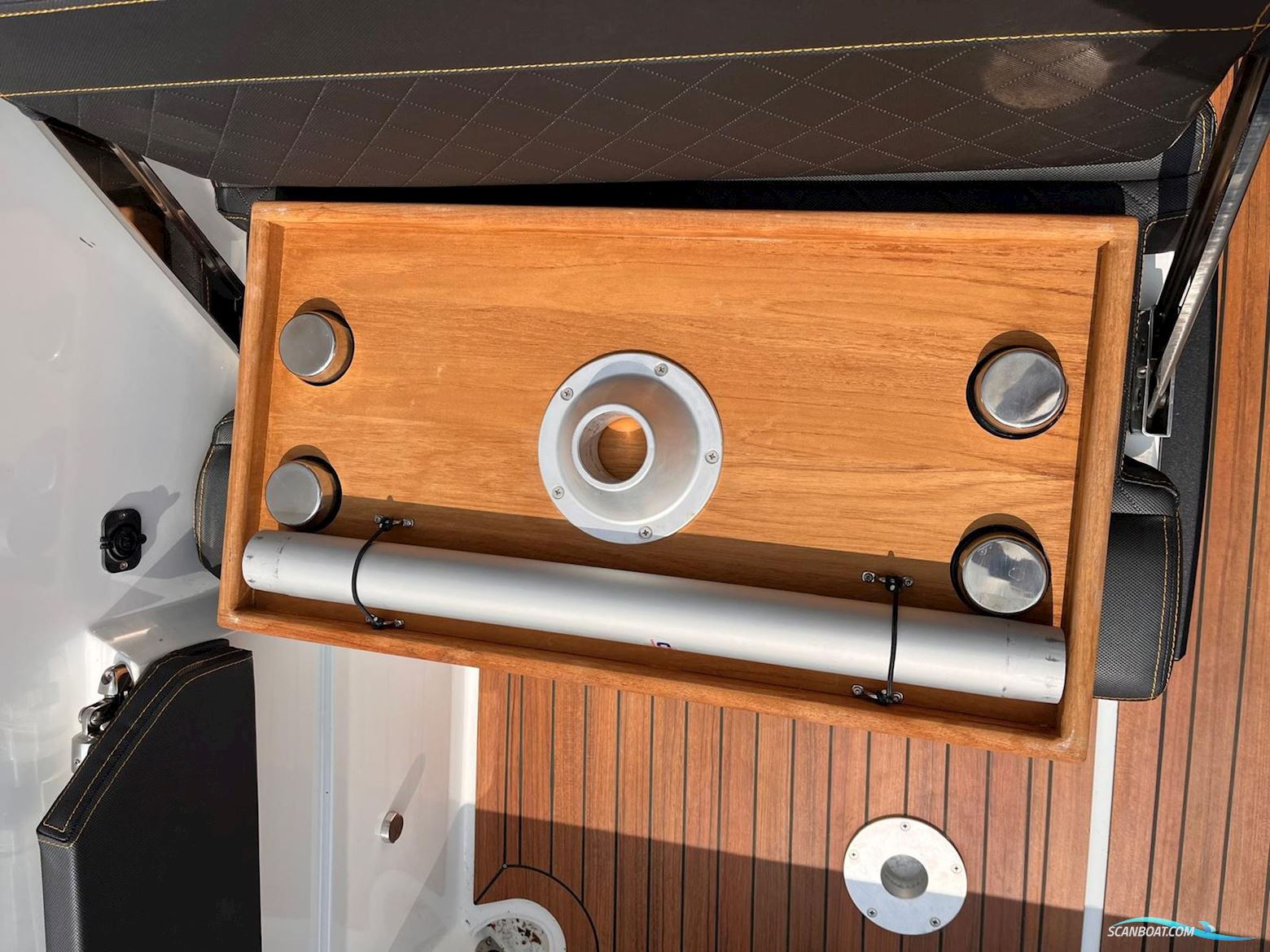 Coaster 600 DC Day Cruiser