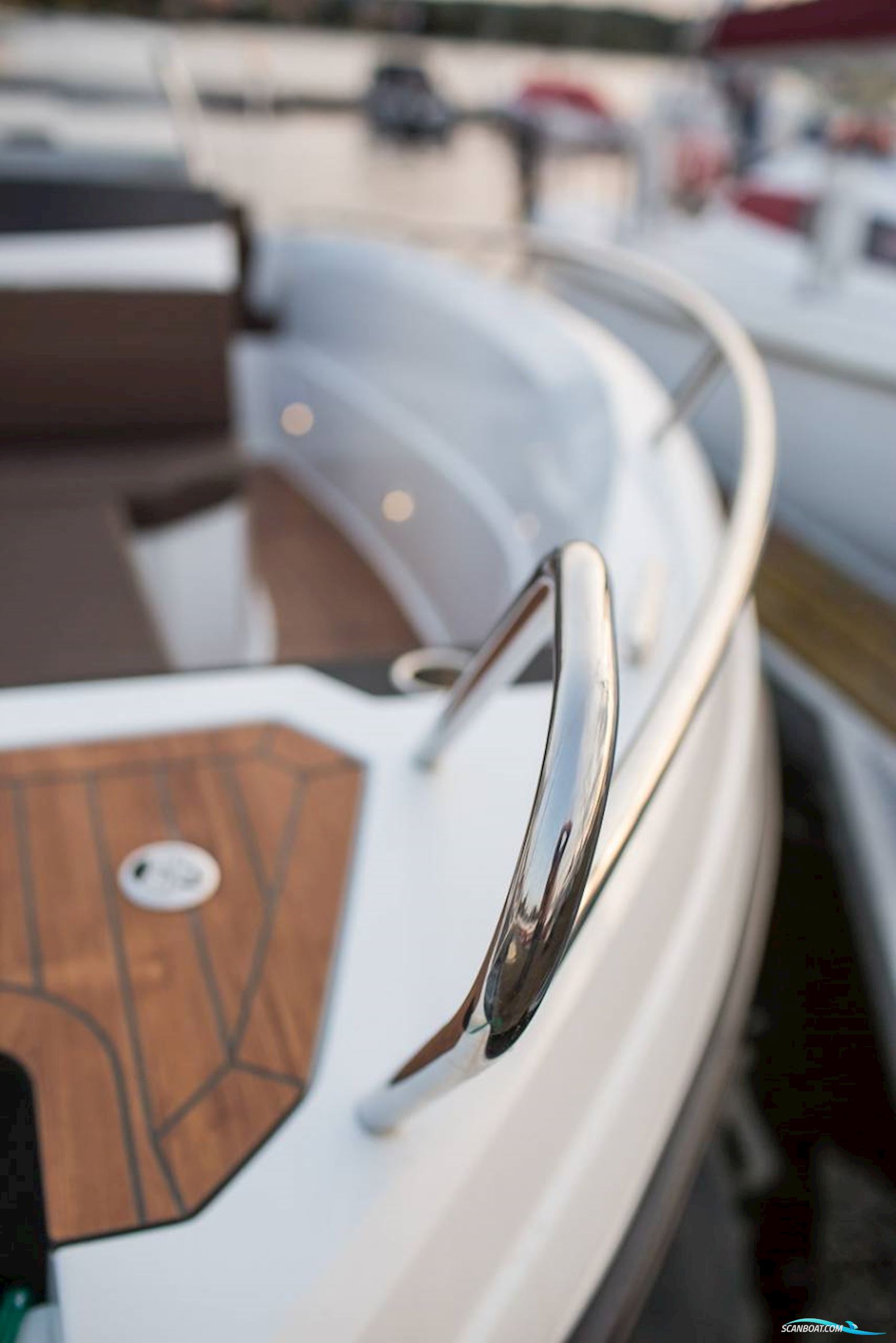 Coaster 640 SC - Yamaha F100