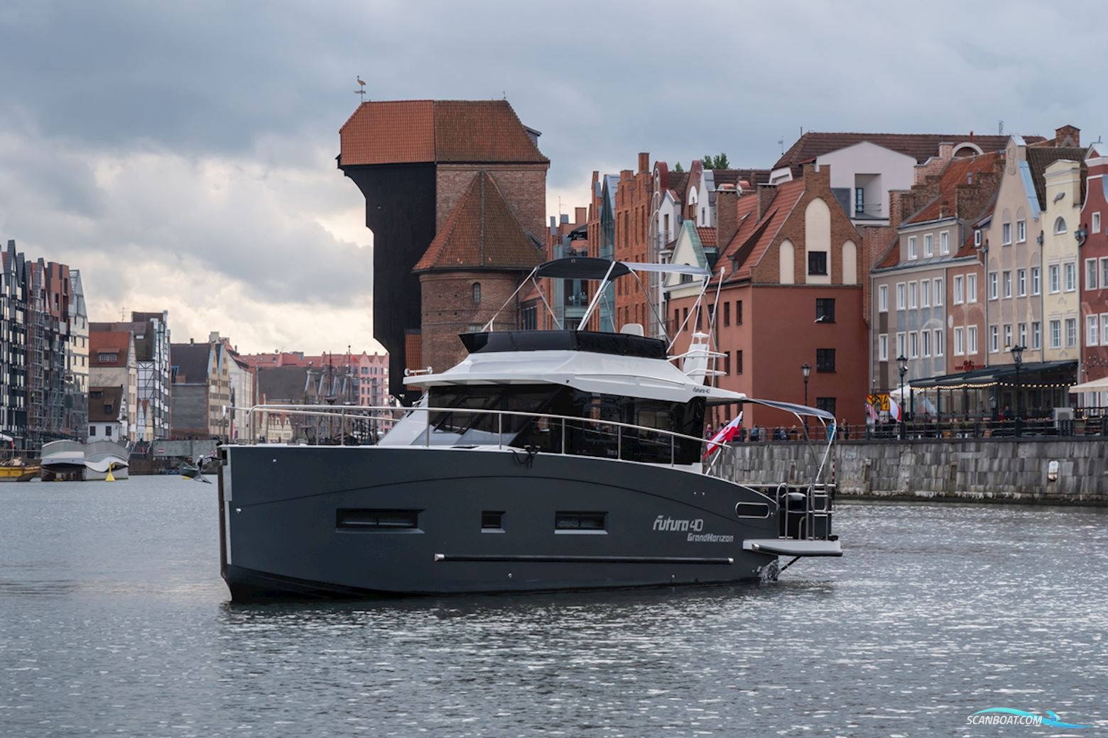 Cobra Yachts  Futura 40 Grand Horizon